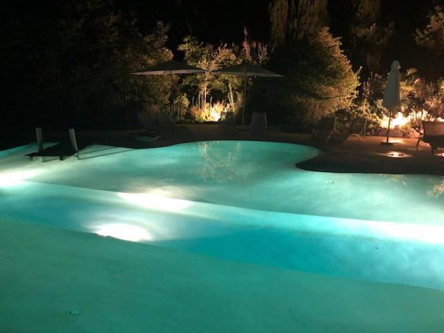 La Bastide Des Grands Chenes Bed & Breakfast Lambesc Exterior photo