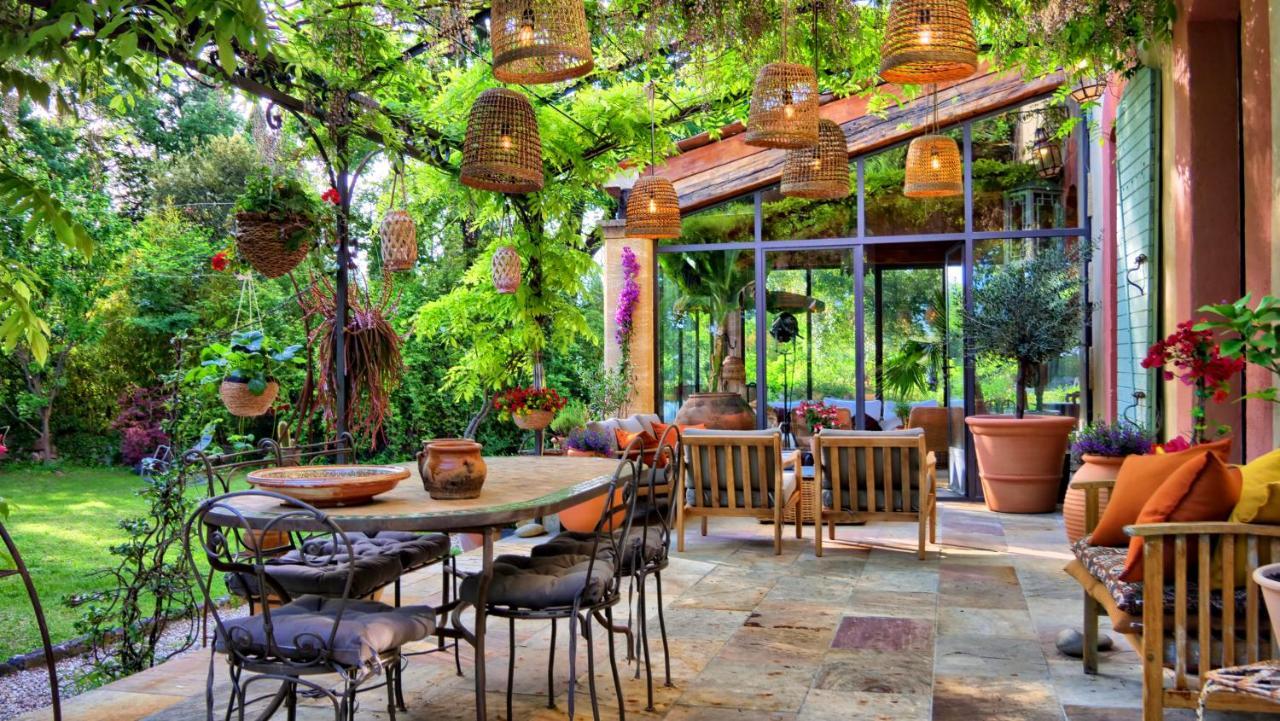 La Bastide Des Grands Chenes Bed & Breakfast Lambesc Exterior photo